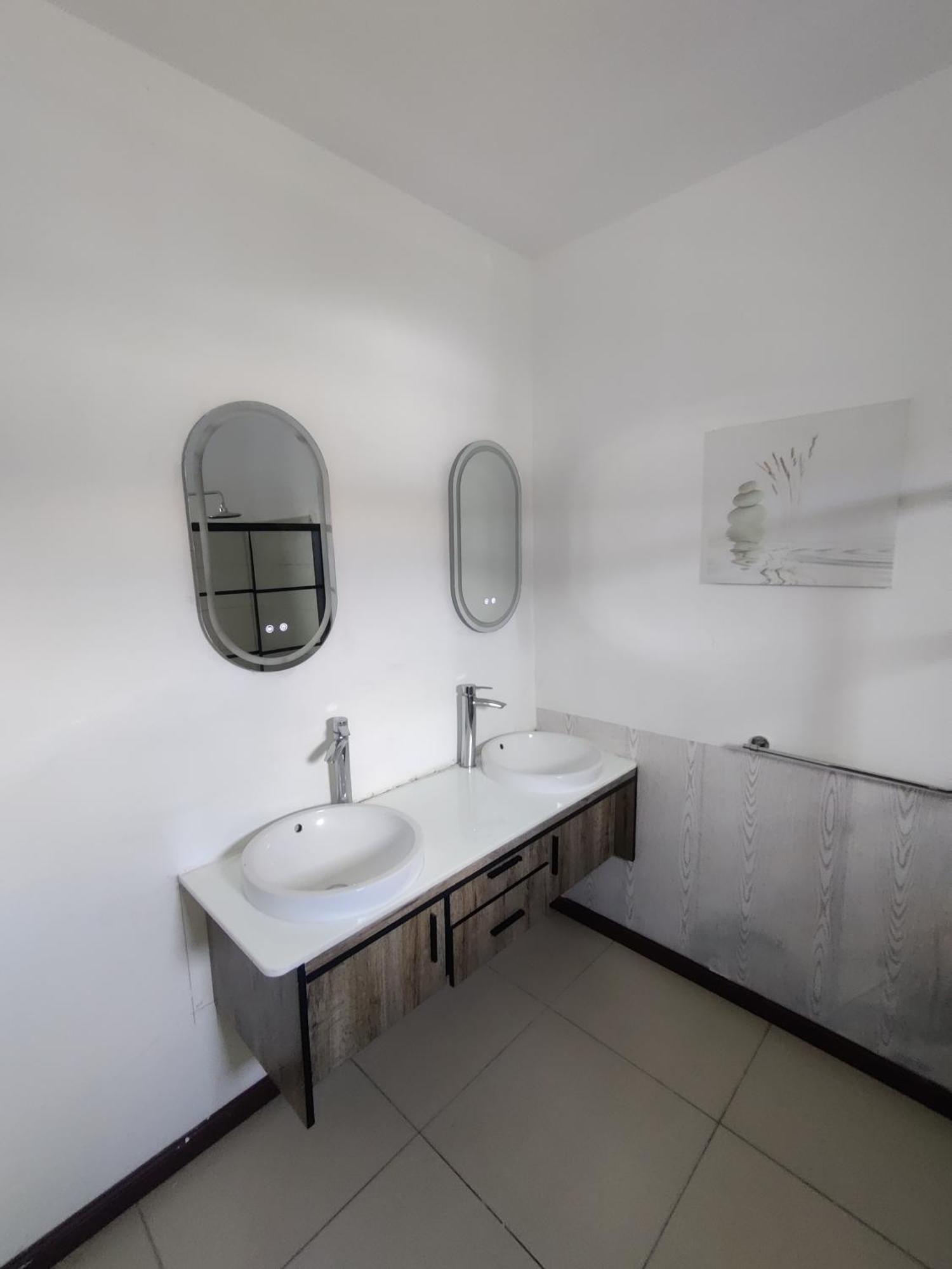 Grand Bay Luxury Villa With Pool & Garden מראה חיצוני תמונה